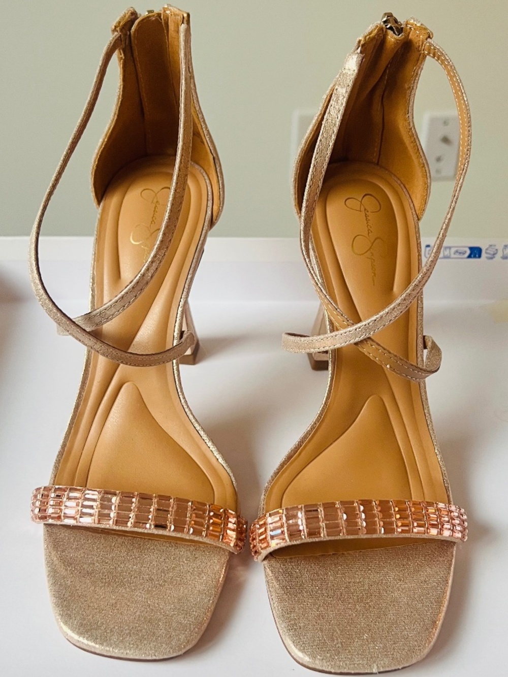 NEW Gold Glitter Sandals – 9.5